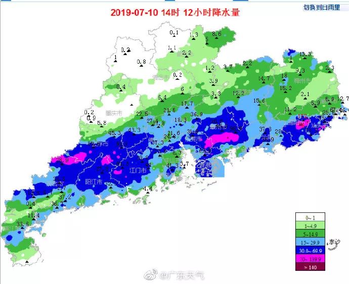 广东多地自12月以来确实出现了滴雨未落的情况，这可能与当地的气候和天气状况有关。一般来说，广东地区的气候较为湿润，但在某些时候也可能出现干燥的情况。如果长时间没有降雨，可能会导致土壤干燥、水源减少等问题，对当地生态环境和农业生产造成一定的影响。，如果您想了解具体的天气情况，可以通过当地的气象部门或媒体获取最新的天气预报和气象数据。同时，也需要注意节约用水和保护当地生态环境，确保可持续发展。