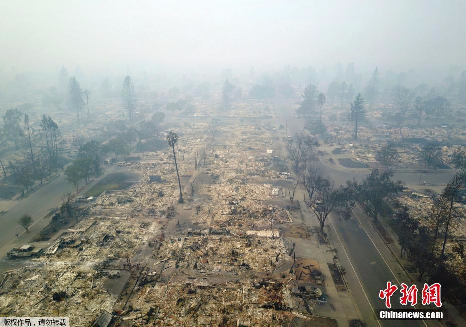 美警方称山火就像原子弹落了下来